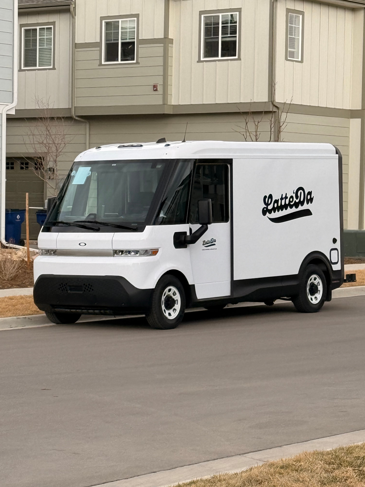 Latte'Da mobile espresso cart catering a Colorado event
